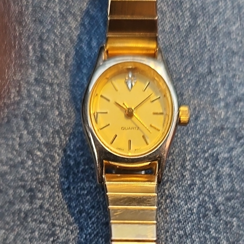 Elegant Gold and Silver Women's Quartz Watch